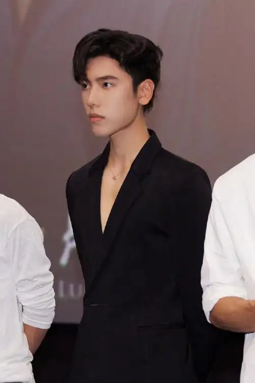 王子异[超话]##异触吉发##电影拯救嫌疑人