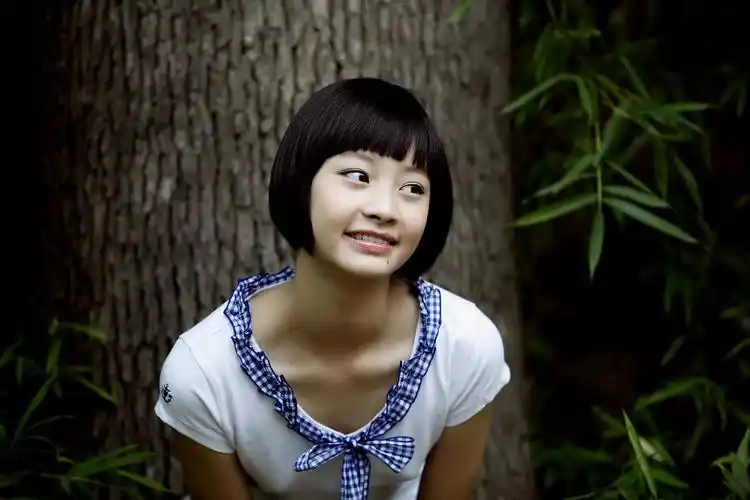 原创漂亮的中学女生