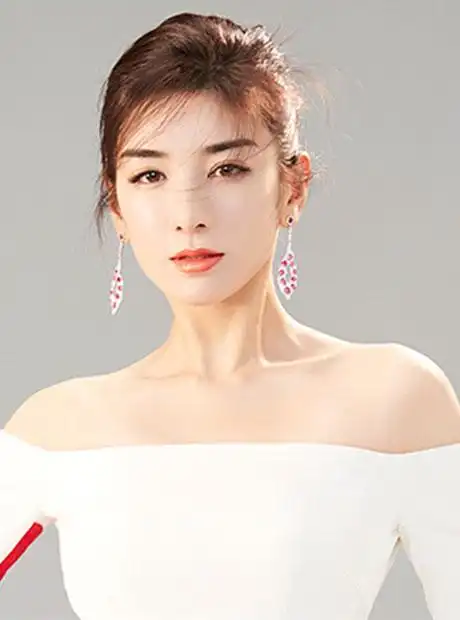 黄奕经纪人联系方式