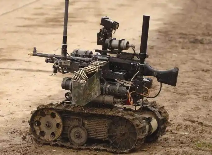 图为邻国战斗机器人