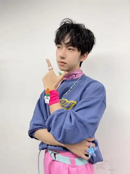 贺峻霖 无尽夏演唱会