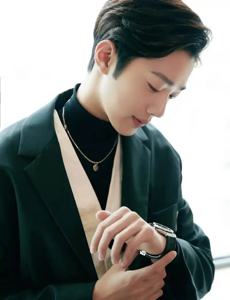 "为公益发声"赖冠霖今日出席中国青年公益榜样盛典