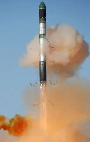 俄战略火箭部队ss-18撒旦导弹发射场面相当壮观_高清图集_新浪网