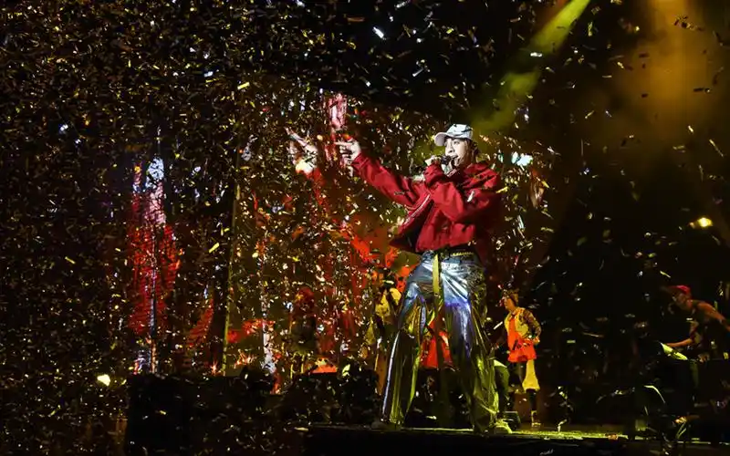 陈伟霆2016演唱会上海站高清现场图片桌面壁纸-港台明星-手机壁纸下载