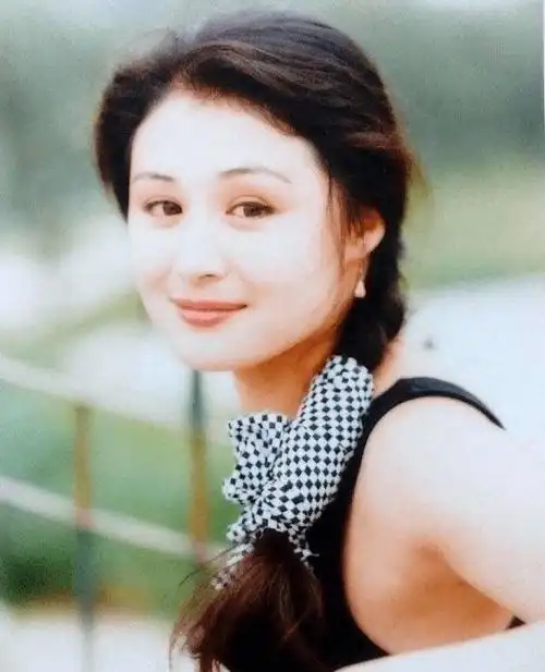 于月仙最后点赞动态曝光青涩照引粉丝模仿网友含泪喊话其辟谣