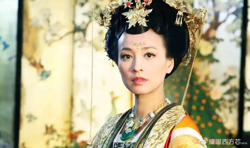 张庭夫妇买下黄浦江边整栋楼,林瑞阳拄拐监工,张庭安享阔太生活