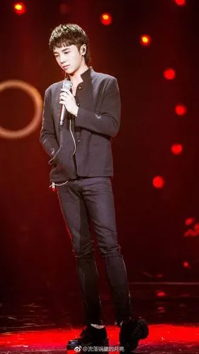 坐等周五,丸总死活筹足九张 #华晨宇精彩2018# #歌手华晨宇# 6767