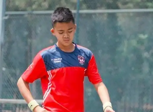 那英16岁儿子近照曝光如今长成这样难怪他一直不肯公开