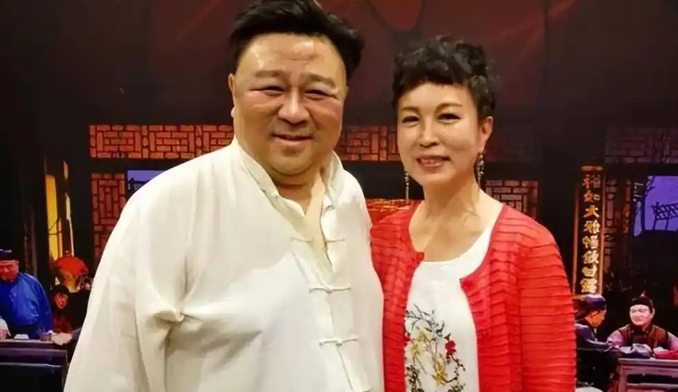 "胖星"梁冠华:这辈子做最正确的决定,就是娶才貌双绝的唐烨_表演_身材