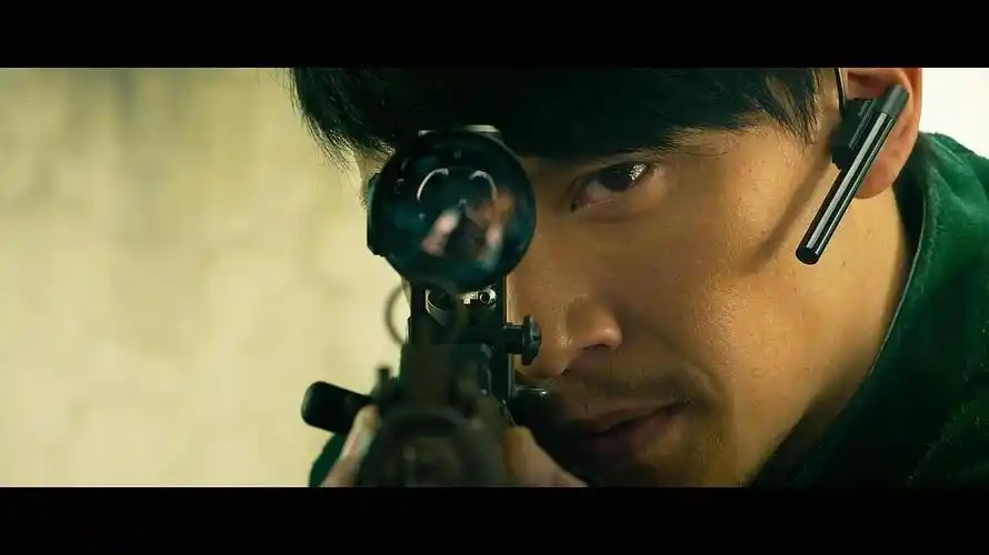 赤道张震截图,一个笑容演活一个冷血杀手