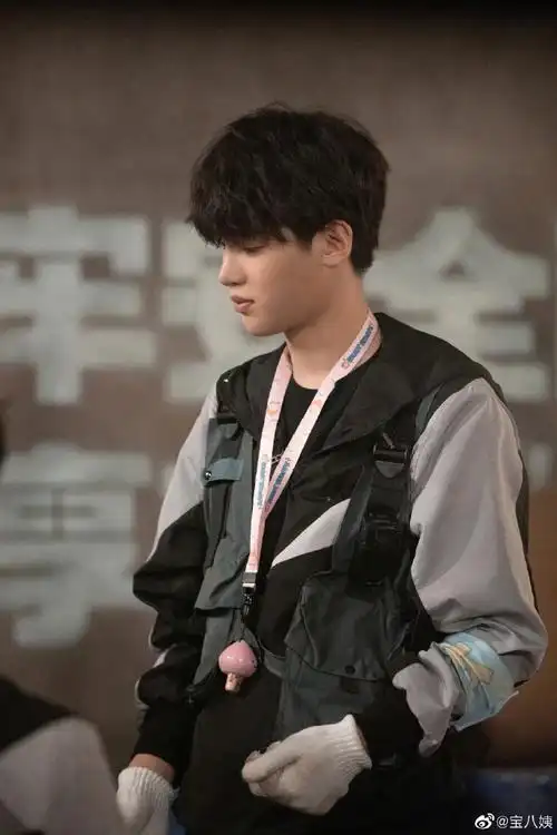 justin黄明昊密室大逃脱