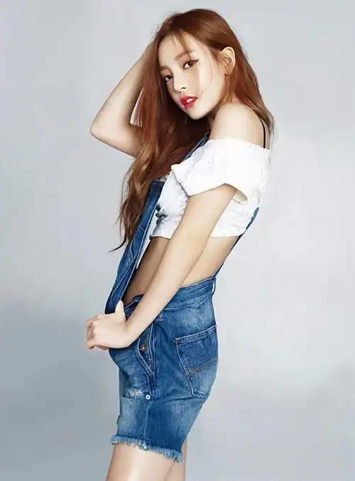 韩国歌手具荷拉自杀