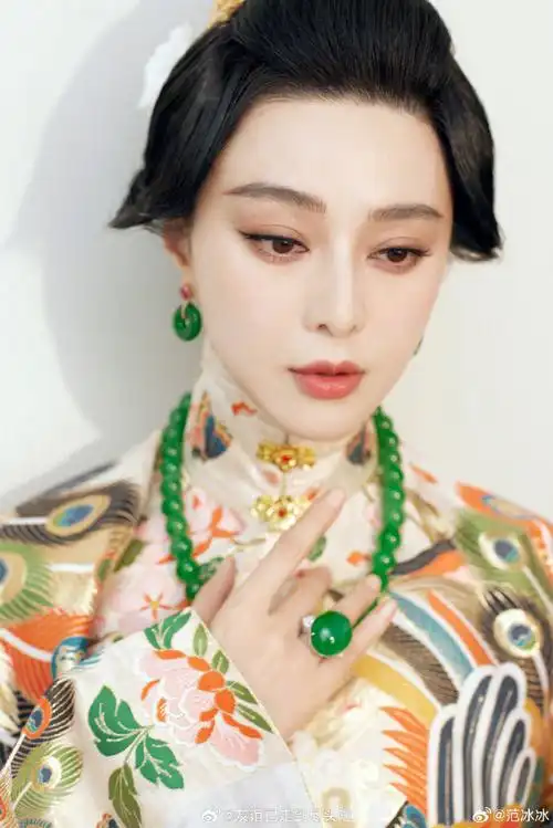 范冰冰说想抄作业的可以抄了,她现在的红毯造型还会惊艳到你吗?