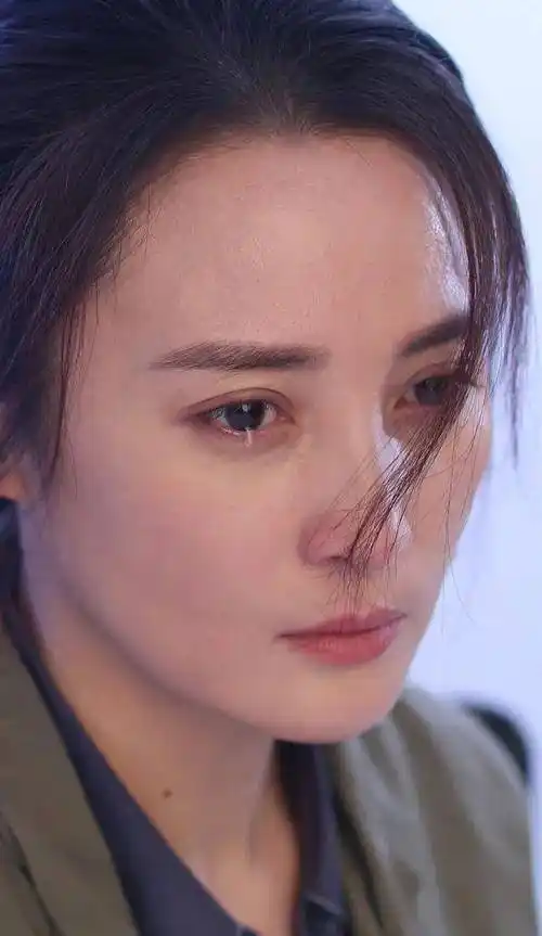 原创蒋勤勤生图上热搜45岁仍是大美女实力演绎仙女落泪