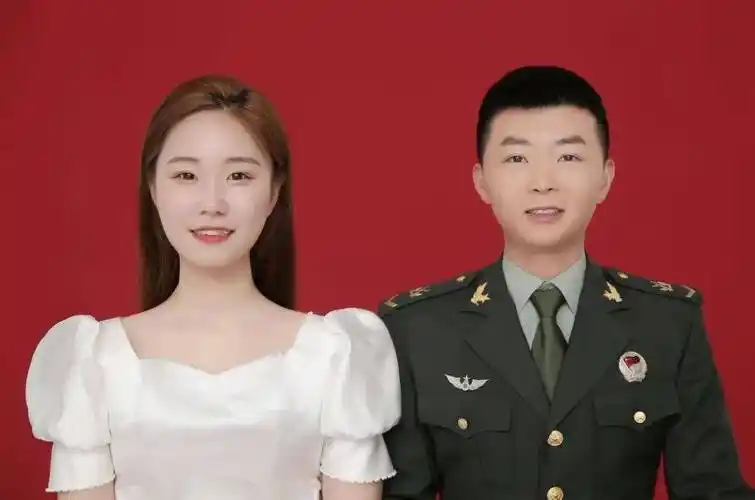 芦苇丛着火,商丘这名休假军人脱下外套冲了上去…_李陈龙_韩莉莉_妻子