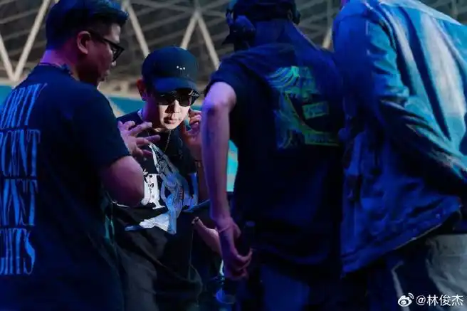 林俊杰jj20世界巡回演唱会##jj20andbeyond##在林俊杰演唱会重拾快乐