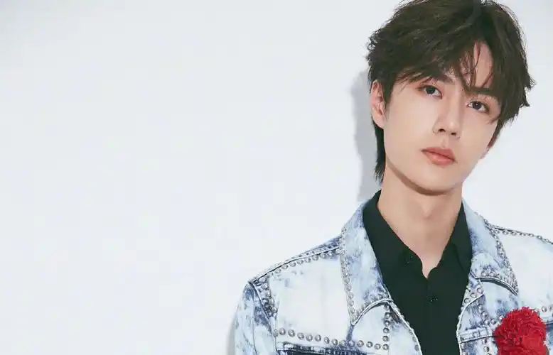 超帅王一博最新壁纸_时尚酷帅王一博