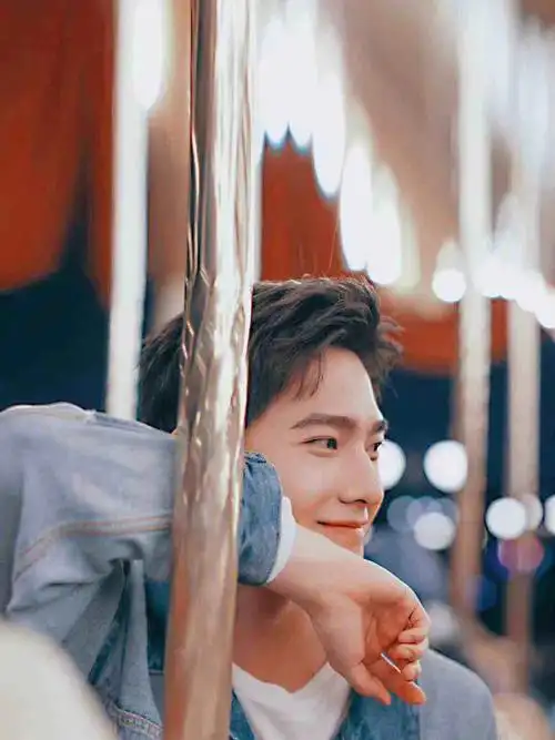 杨洋迪士尼在线壁纸分享