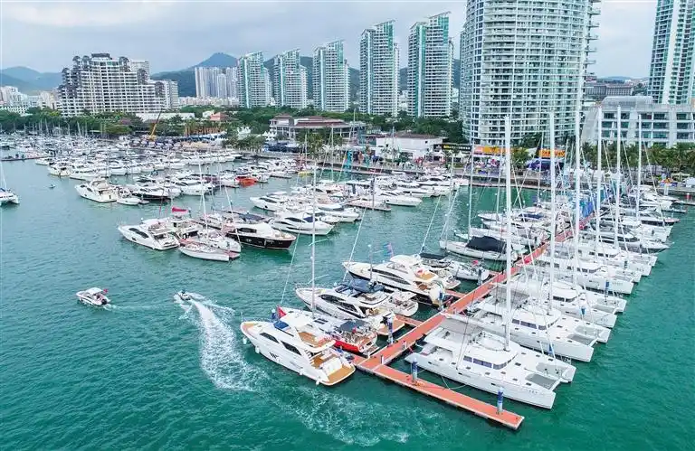三亚鸿洲国际游艇会 海南日报记者 武威 摄.jpg