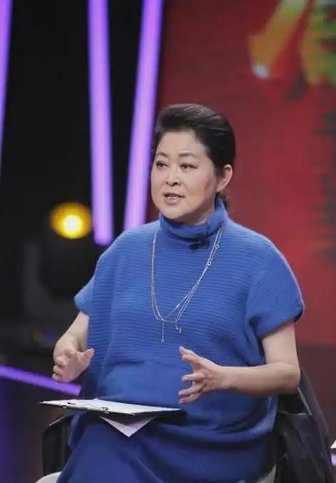 64岁倪萍生图流出,满脸褶子鼻子外翻露凶相,被指撞脸赵忠祥