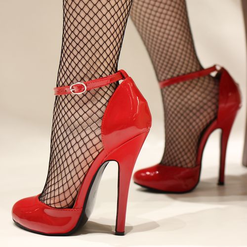 欧美风14厘米细高跟中空扣带红色圆头丝袜反串大码女王高跟鞋