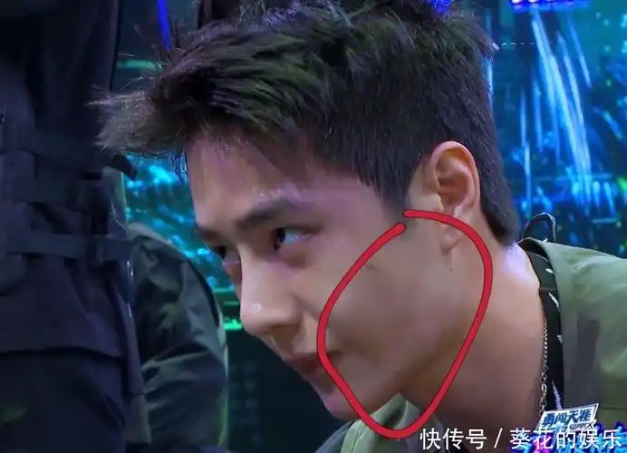 王一博街舞头发炸毛了离开滤镜后脸上的痘意外抢镜