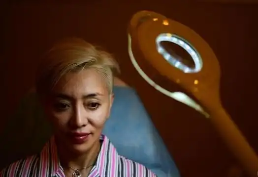 模仿者利用梅艳芳的名气指甲也做了头发该染了内在有吗