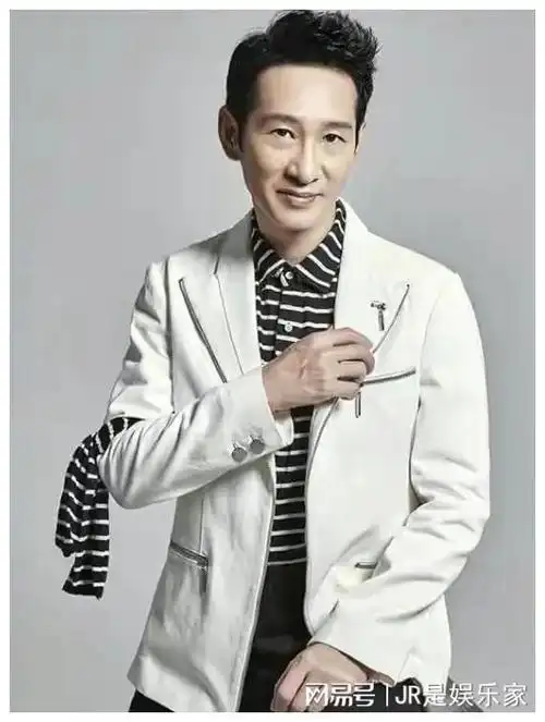 王劲松:一路走得很苦!有戏演就很好,55岁没儿没女又如何