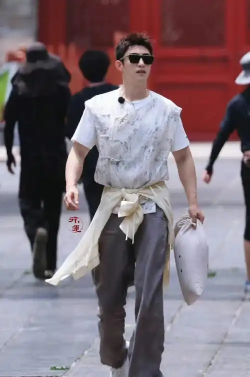 黄景瑜唐装马甲