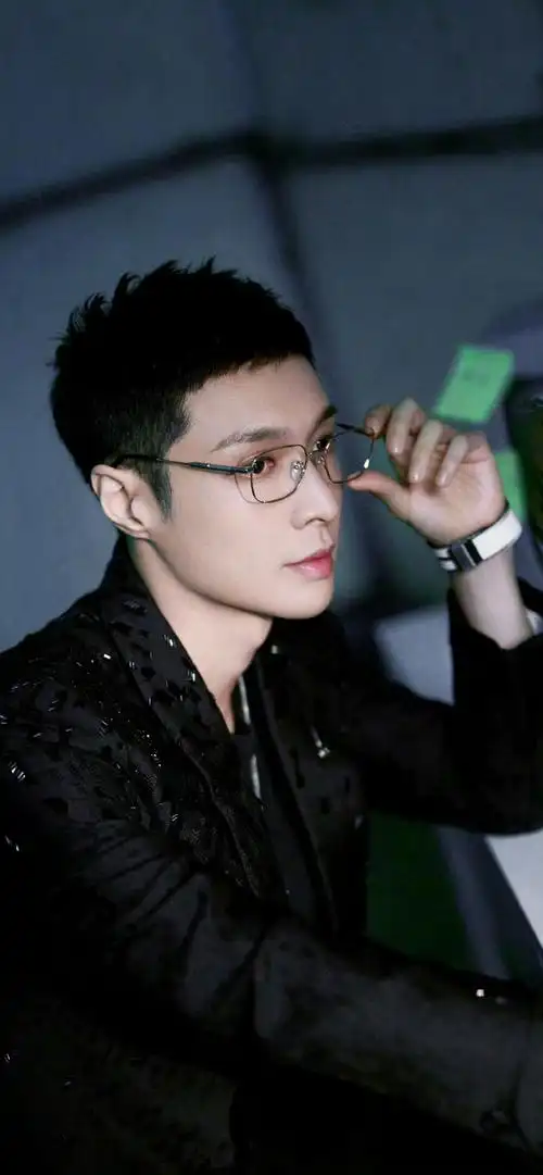 张艺兴[超话]##qeelin全球品牌代言人张艺兴##张艺兴