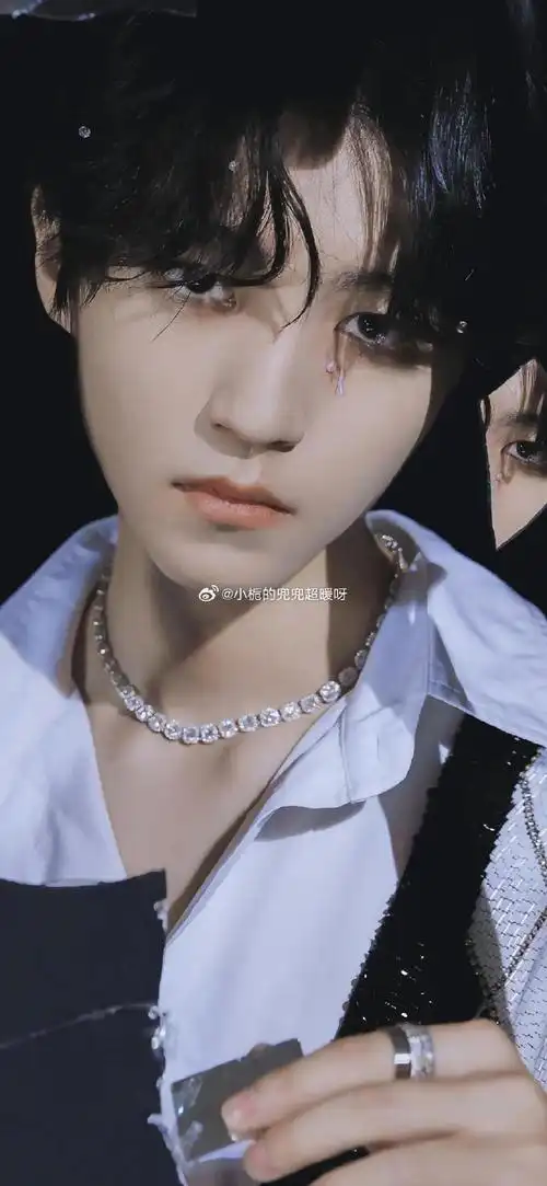 无水印头像册超话头像超话#王俊凯##手机壁纸##王俊凯壁纸#  1.