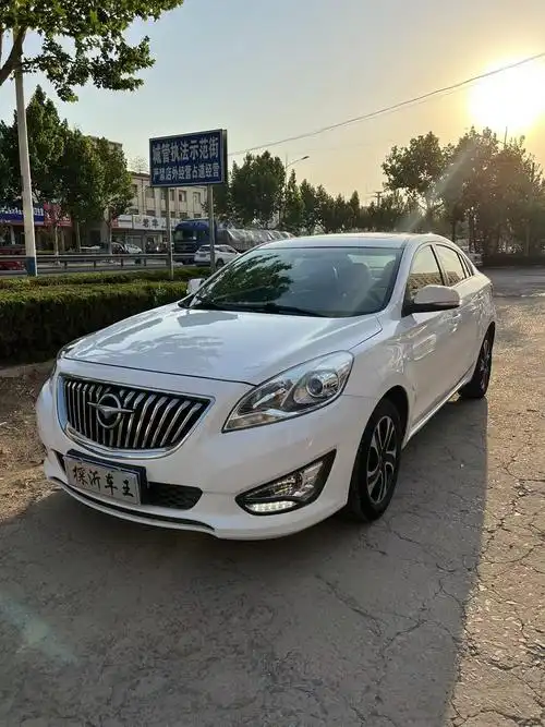 想买海马m5,16年,跑了七万公里,手动带天窗,商家给我2