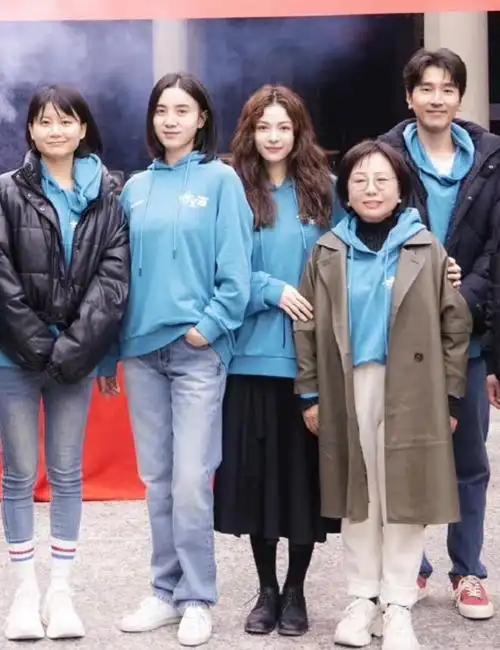 钟楚曦同框,我终于明白,颜值在气质面前不值一提|刘涛|倪妮|戚薇