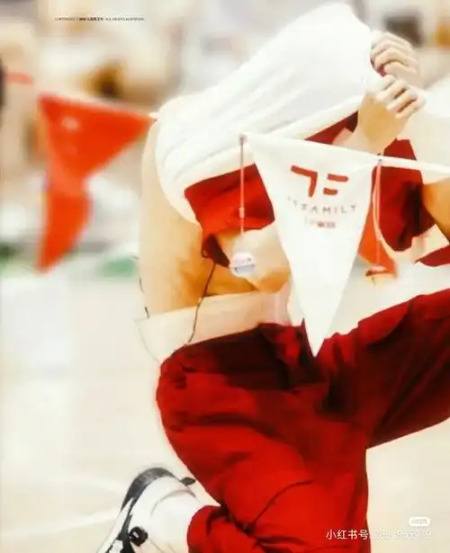 马嘉祺的腹肌照