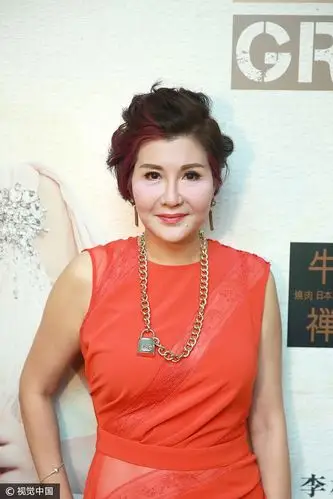 前亚姐王玮开音会实现梦想 罗霖买票支持好姐妹