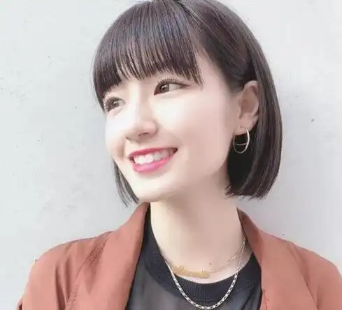 直发短发波波头,甜美撩人易心动_飘逸直发_女生发型大全