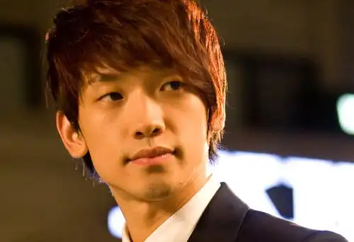 韩国男明星玄彬李敏镐金贤重发型 引领男士短发烫发潮流 (2)