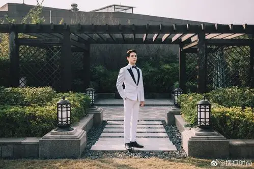 分享一组曾舜晞图片给大家,图中的明星图片壁纸会点缀你的电脑桌面