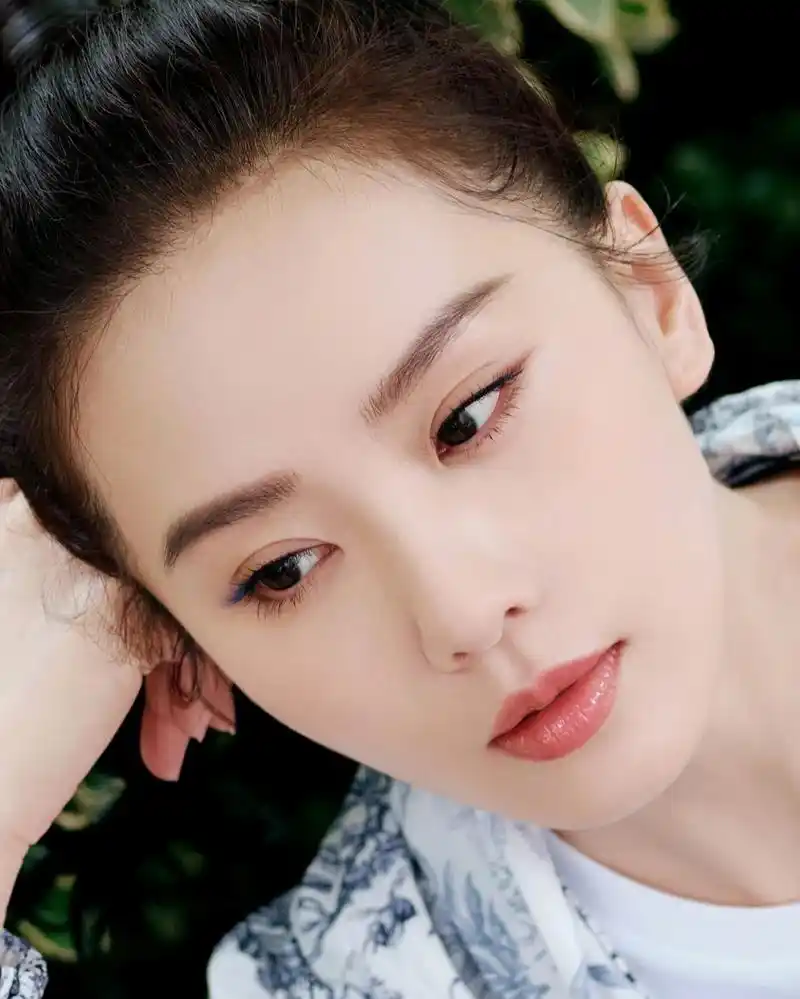 刘诗诗女神.穿啥都漂亮!