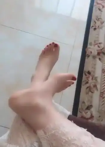 40岁阿姨的美脚丫,有味道吗