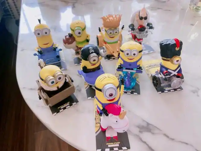 这套泡泡玛特小黄人全家福78