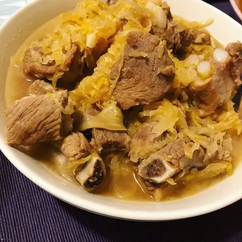 amberguan做的排骨炖酸菜