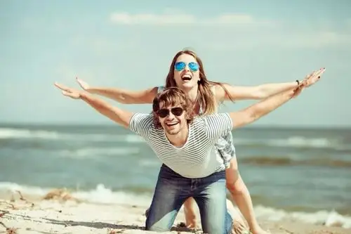 朋友圈花式秀恩爱的6个姿势最后一个超高级