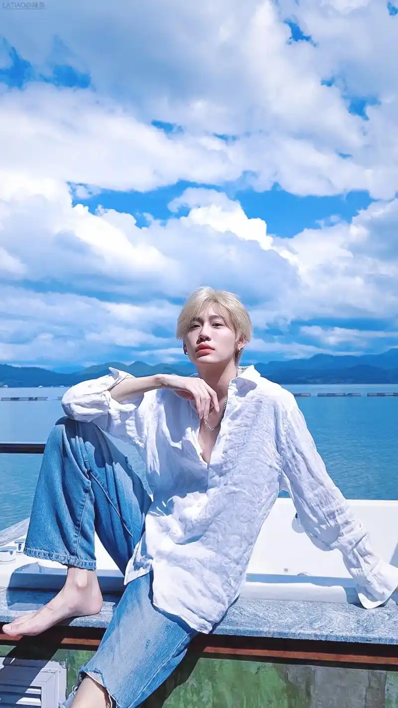 是谁沉沦.#bounprem #boun #文总#壁纸  - 抖音