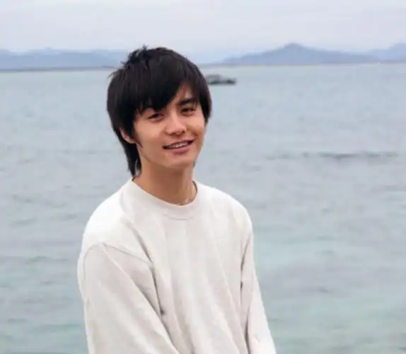 回顾马天宇目睹弟弟被抵债错过爷爷葬礼成名后不忘姐姐恩情