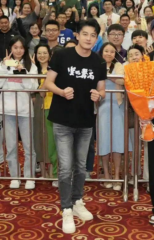 安踏面包鞋#最近出镜率真的非常高,魏哲鸣超话孙艺洲超话陈子由超话