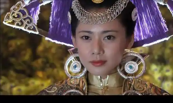 秋瓷炫饰演的阿勒邱,民族史诗大剧《木府风云》中的女主角[1].