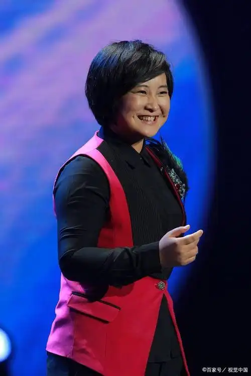 贾玲,1982年4月29日出生于湖北省襄阳市,中国内地喜剧女演员,电影导演