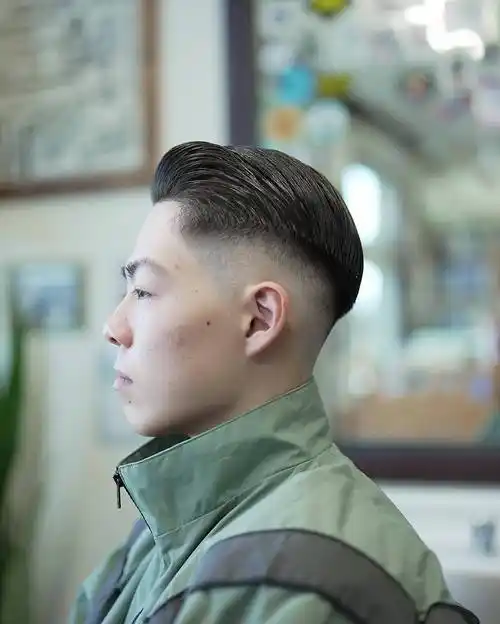 男发剪来剪去,最帅还是两侧铲短,百变时尚很精神_发型_男性_男士