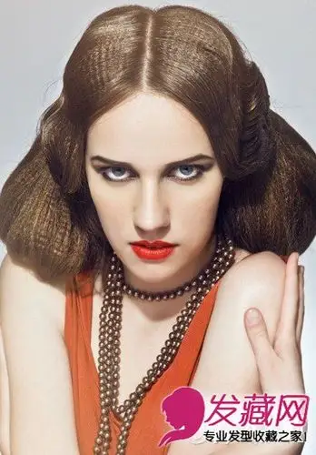 英伦风复古发型演绎妩媚性感气质2